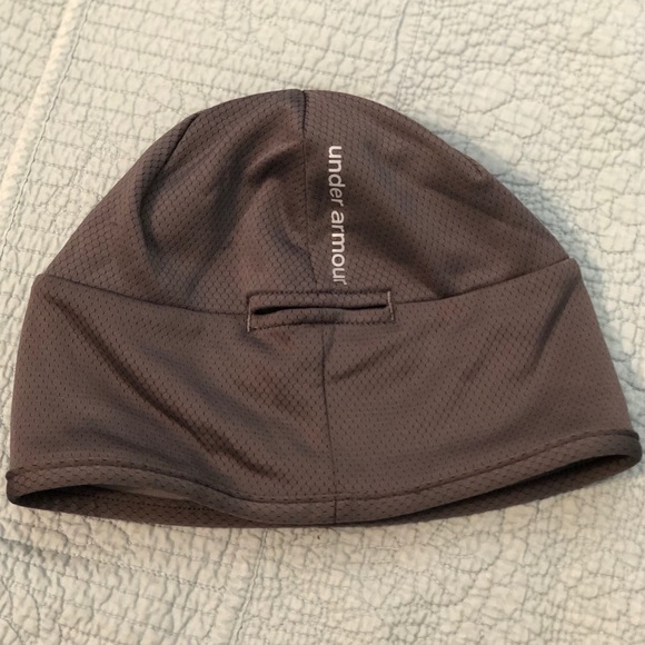 Under Armour Ponytail Toboggan! - Picture 5 of 6